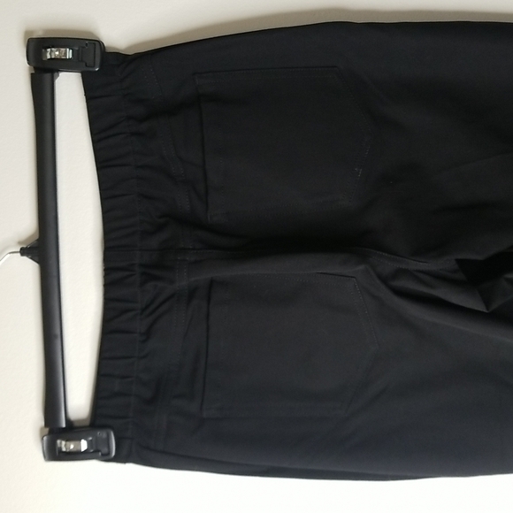 iIsaac Mizrahi womens pants with 2 pockets in rear and stretch waist NWOT - Picture 5 of 6